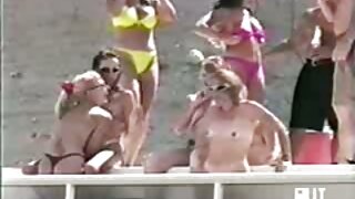 Razmažena maćeha Nikki Delano najbolje popuši svom posinku