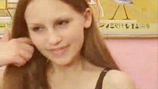 Angela Attison uživa u vrućoj i teškoj ludnici