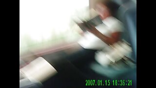 Beba s velikim grudima Arianna prstom lupi svoju slatku macu kao profesionalac