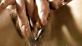 BBC buši jako rastegnuti anus jedne nestašne rimbirove motike koja nosi naočale