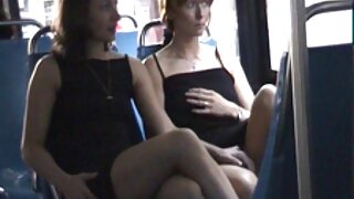 Debeli bijeli dildo odlično pristaje u njenu savršeno obrijanu macu